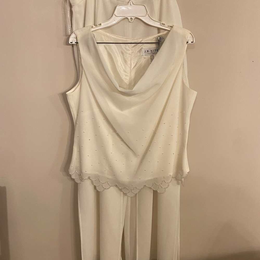 JR Nites - womens pants suit